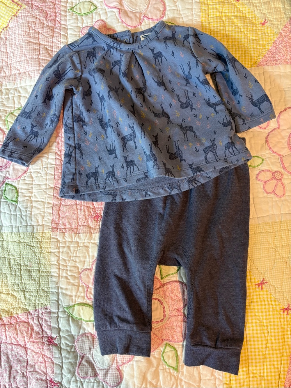 Old Navy Deer Print Set Baby Girl Size 3-6 Months